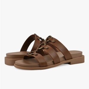 NWT. WHITE MOUNTAIN Women's Koala Sandal